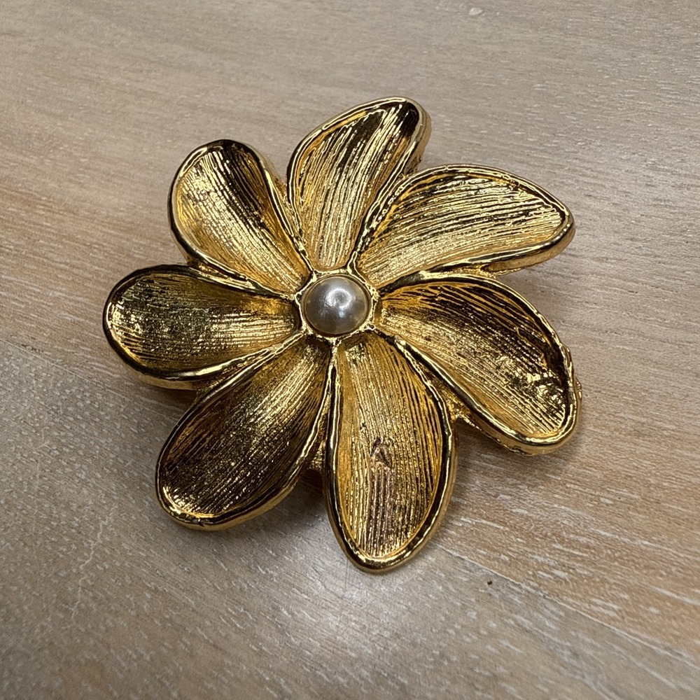 Vintage Signed AAI Textured Gold Tone Flower with Faux Pearl Center Brooch Pin
